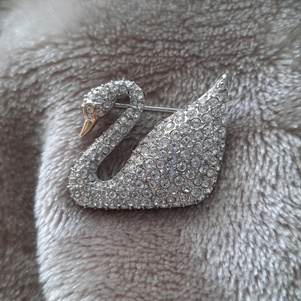 Swarovski Swan Brooch - Picture 3 of 10